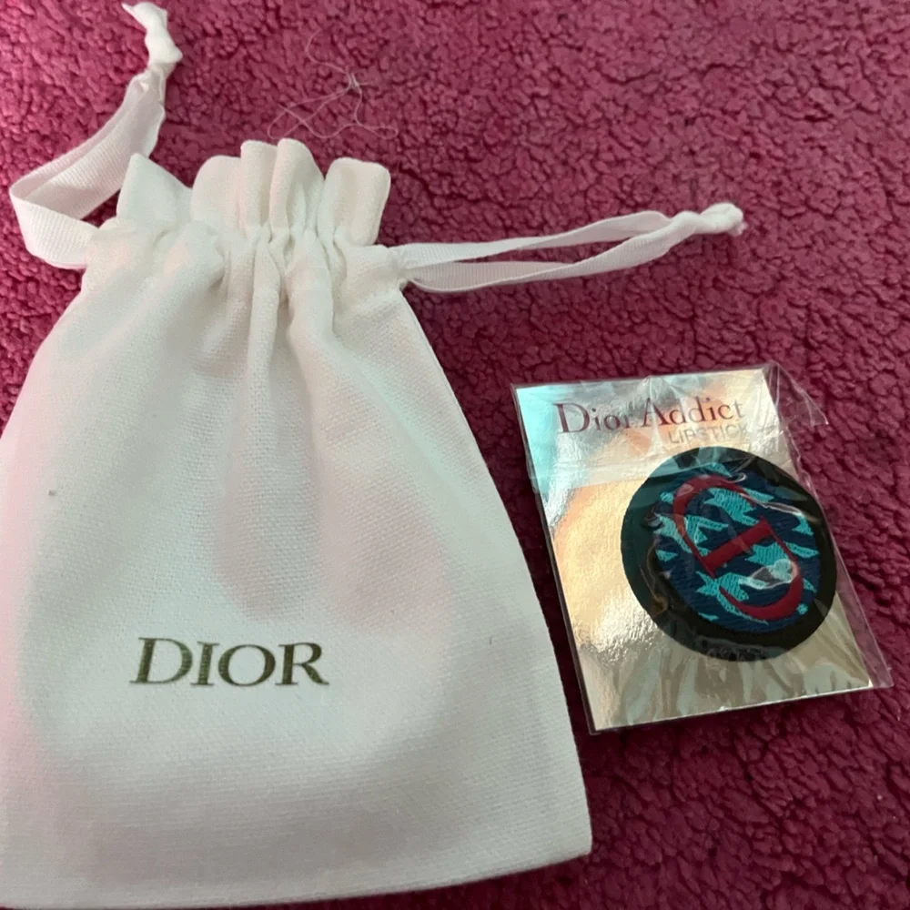 Dior Addict CD houndstood pin badge brooch Dior brooch - Picture 1 of 3